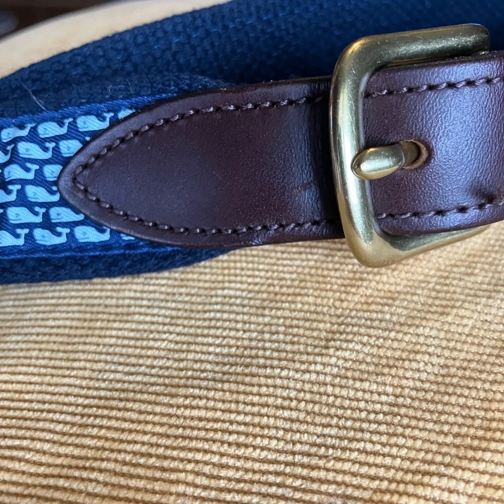 Vineyard Vines Micro whale canvas club belt in nautical blue